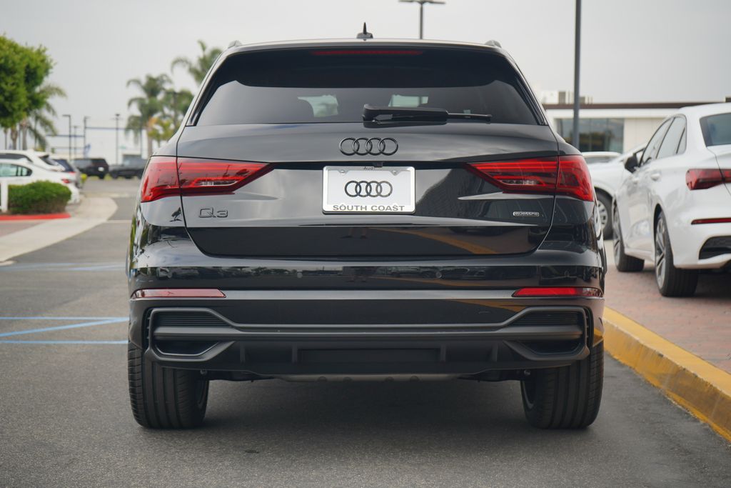 Vehicle image 3 of 12