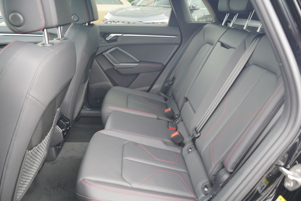 Vehicle image 9 of 12
