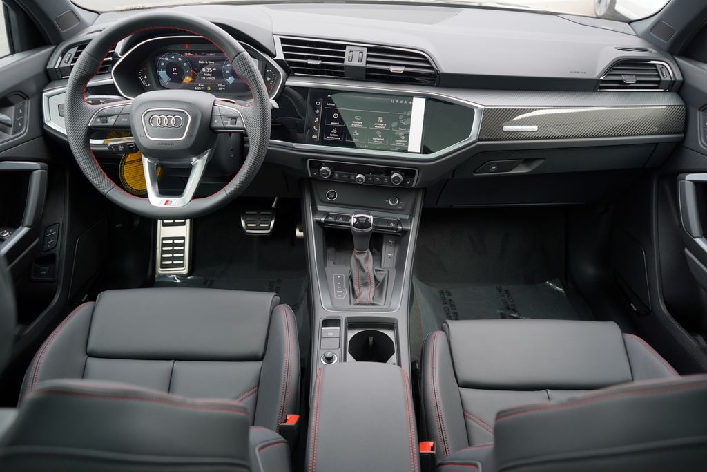 Vehicle image 10 of 12