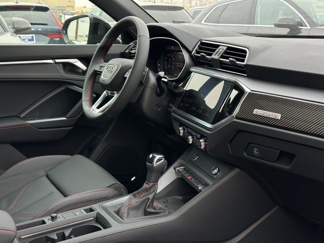 Vehicle image 10 of 28