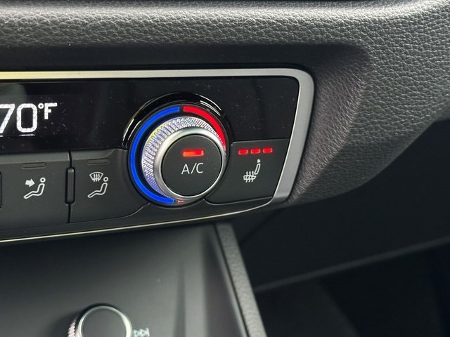 Vehicle image 23 of 28