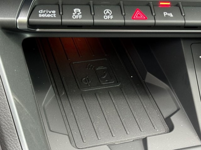 Vehicle image 25 of 28