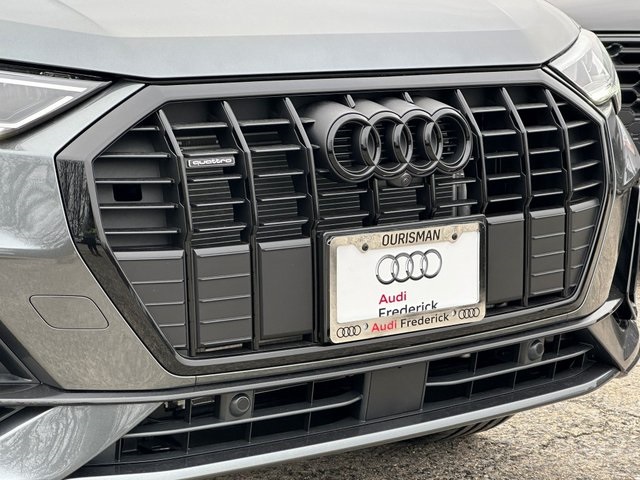 Vehicle image 4 of 28