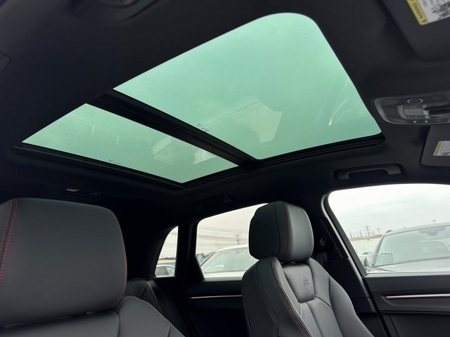 Vehicle image 12 of 28