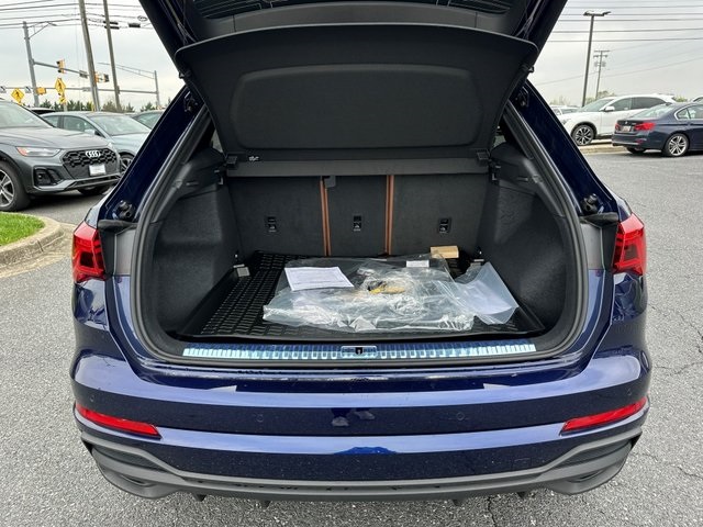 Vehicle image 14 of 30