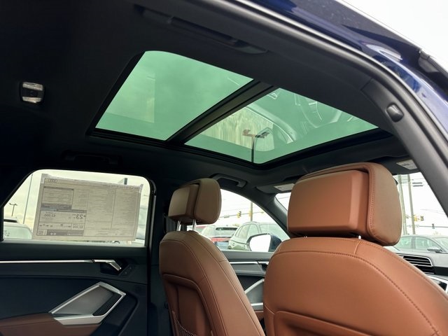 Vehicle image 13 of 30