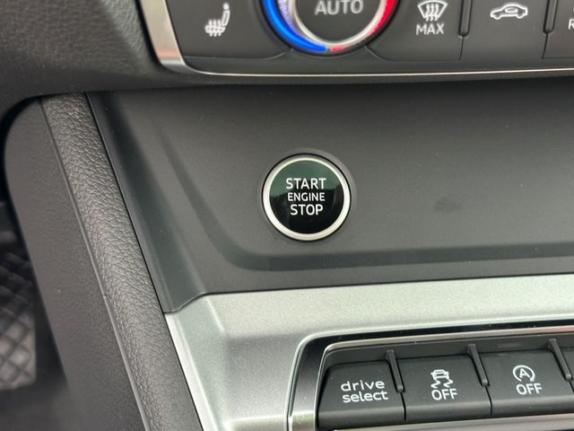 Vehicle image 25 of 30