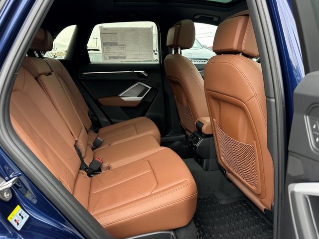 Vehicle image 12 of 30
