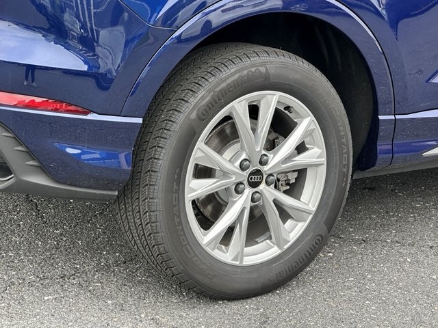 Vehicle image 8 of 30