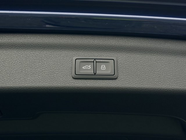 Vehicle image 15 of 30
