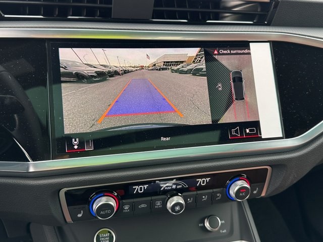 Vehicle image 23 of 30
