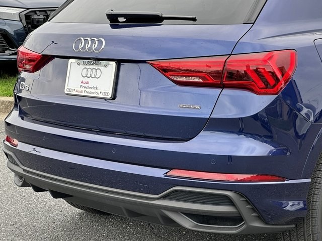 Vehicle image 7 of 30