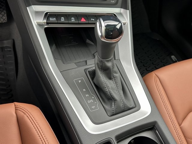 Vehicle image 20 of 30