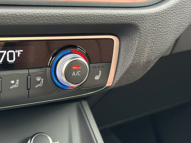 Vehicle image 24 of 30