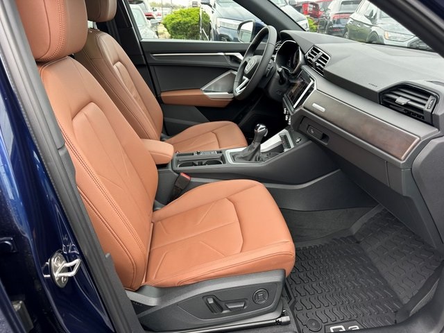 Vehicle image 9 of 30