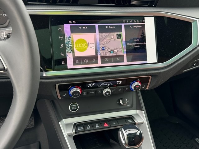 Vehicle image 21 of 30