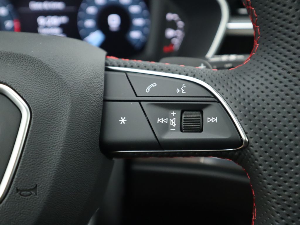 Vehicle image 14 of 35