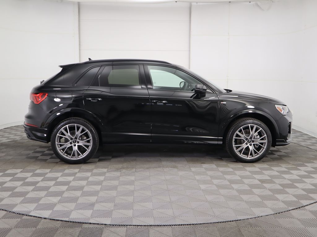 Vehicle image 4 of 35