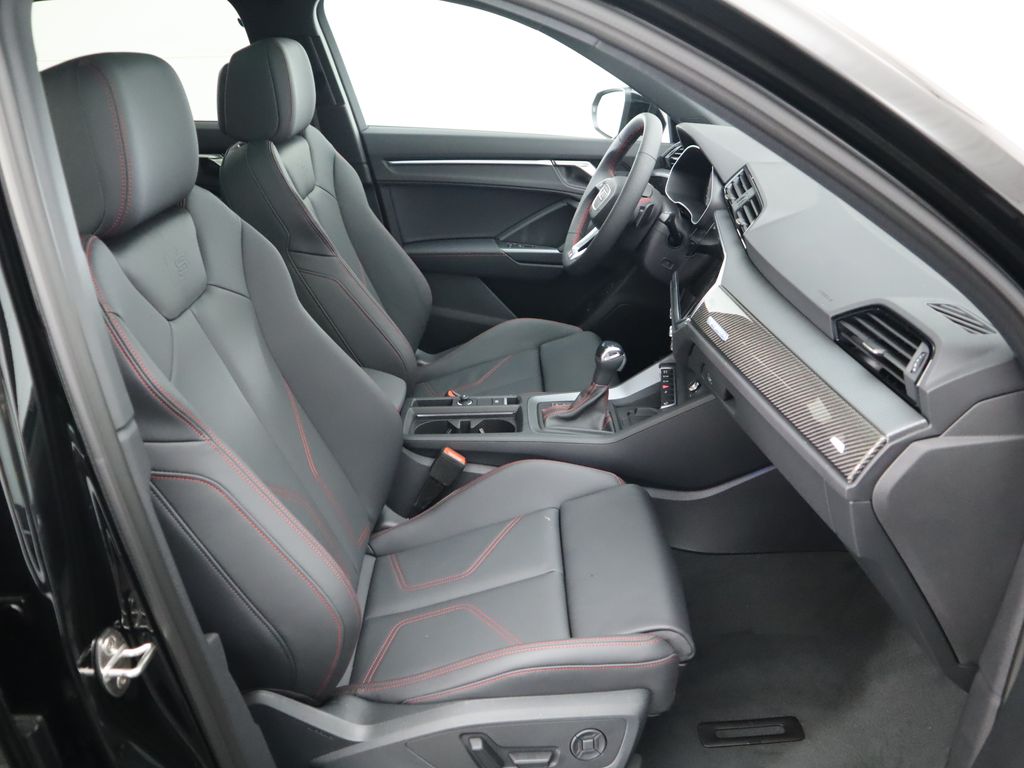 Vehicle image 22 of 35