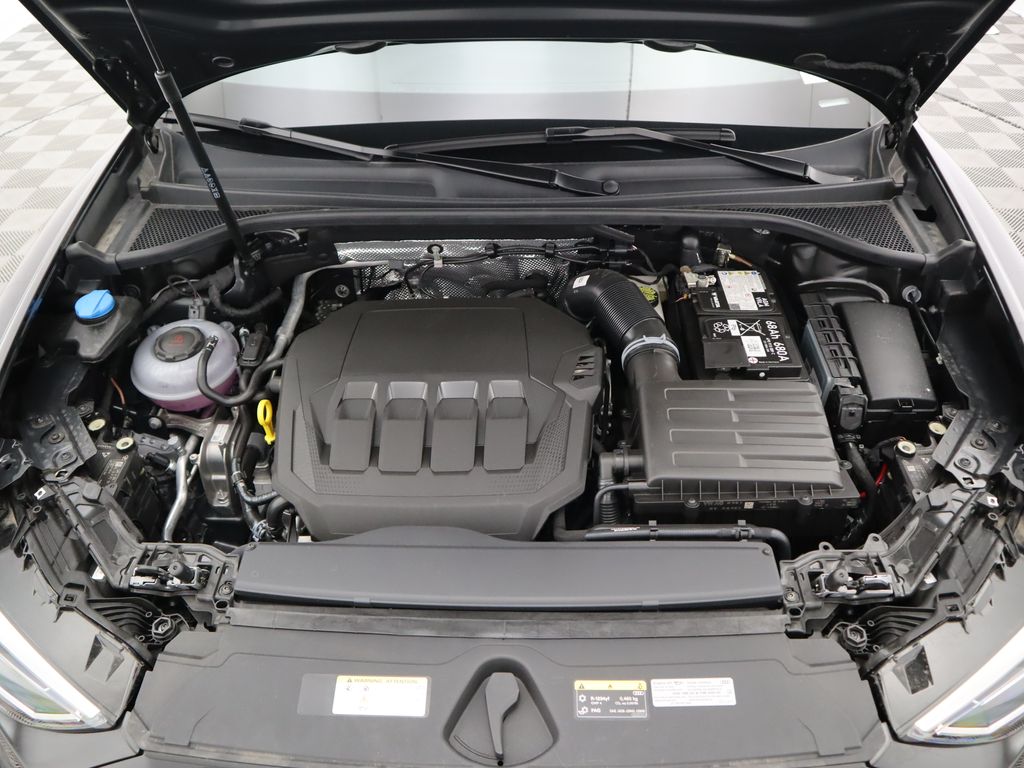 Vehicle image 31 of 35