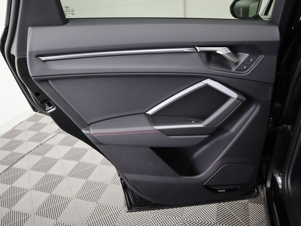 Vehicle image 28 of 35