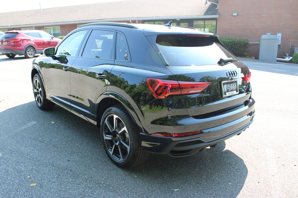 Vehicle image 7 of 55