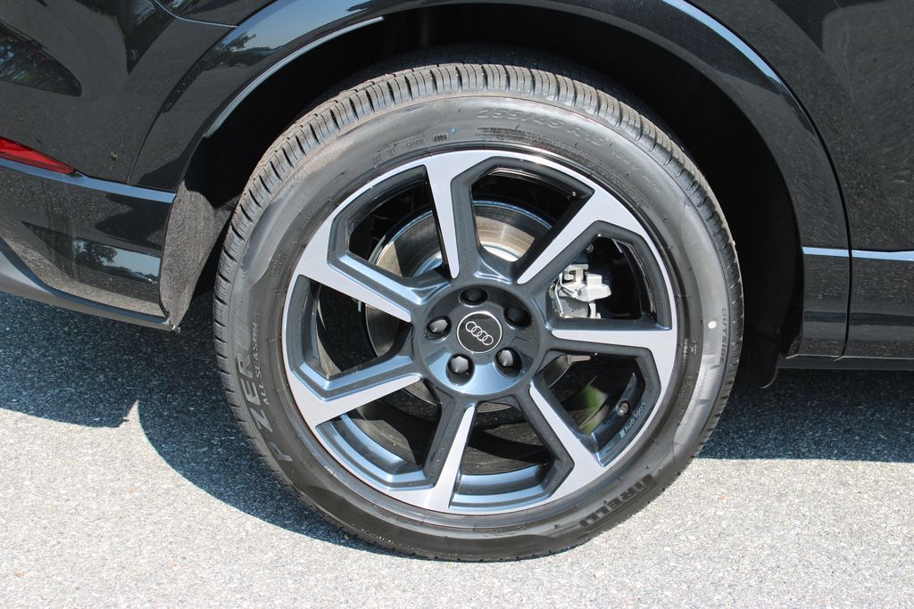 Vehicle image 11 of 55