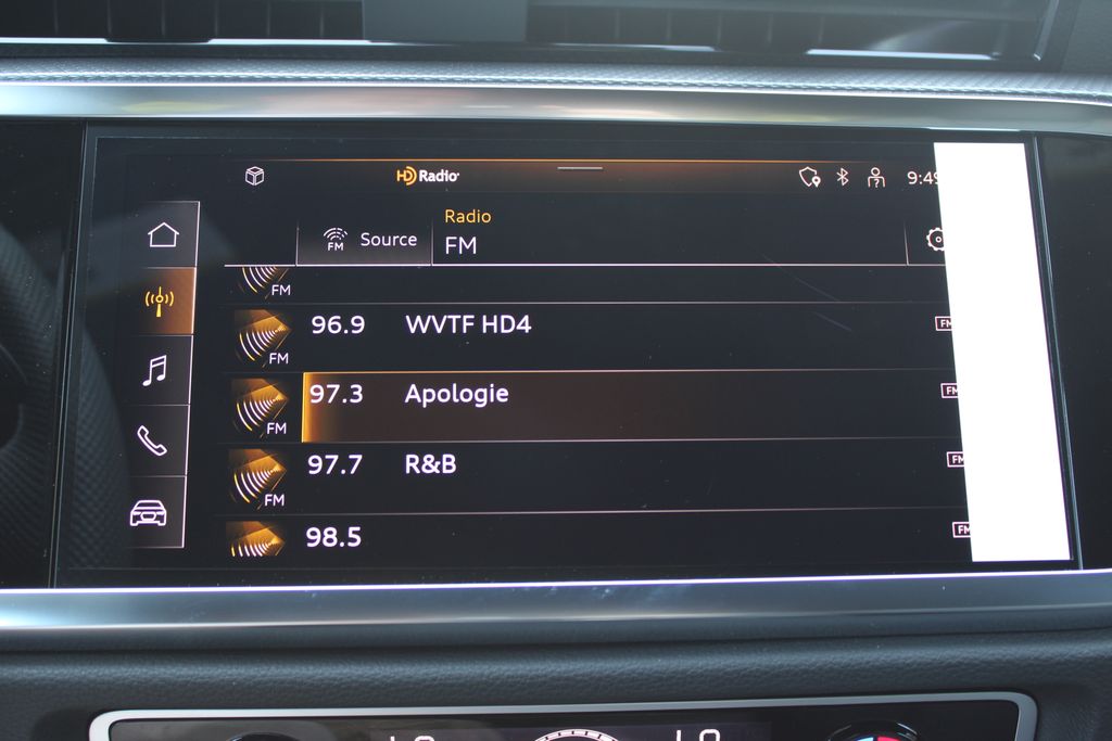 Vehicle image 32 of 55