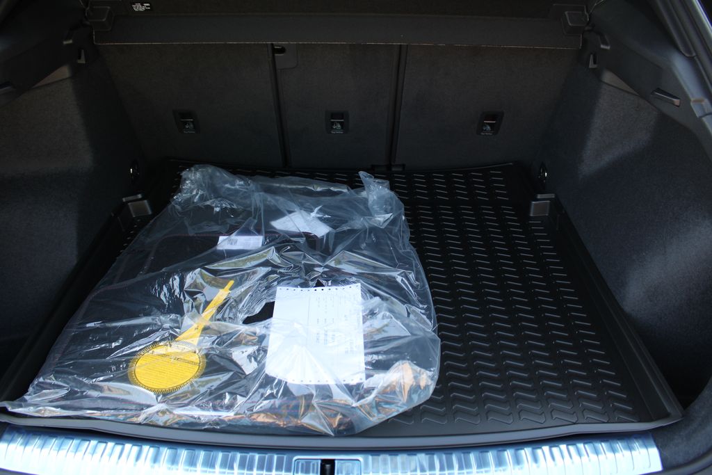 Vehicle image 16 of 55