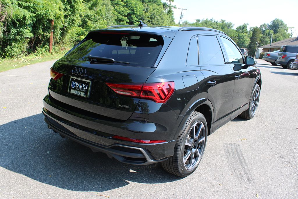 Vehicle image 6 of 55
