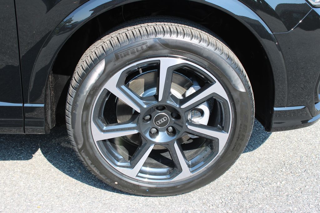 Vehicle image 12 of 55