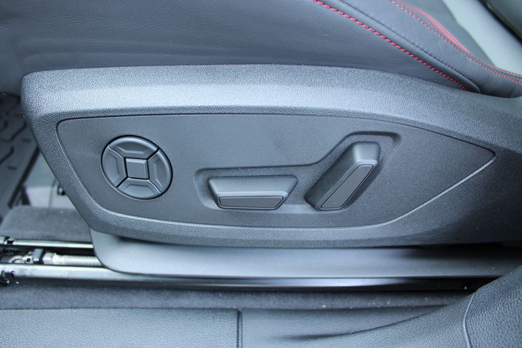 Vehicle image 53 of 55