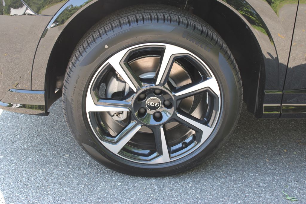 Vehicle image 13 of 55