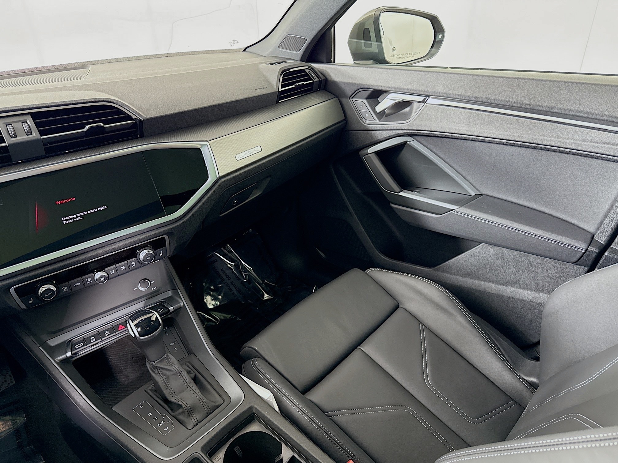 Vehicle image 21 of 30
