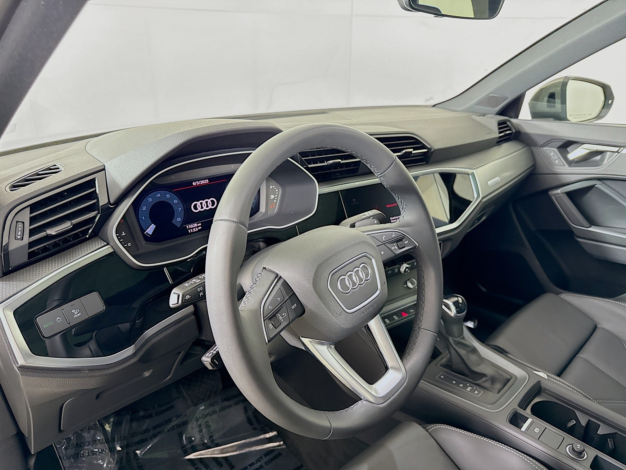 Vehicle image 9 of 30