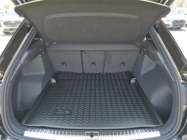 Vehicle image 10 of 27
