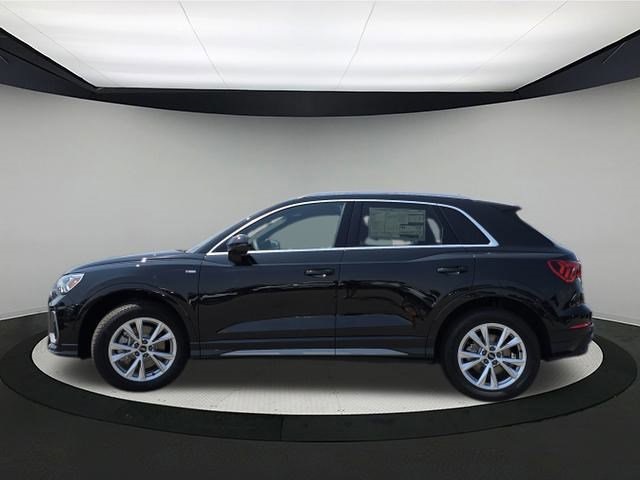 Vehicle image 8 of 27