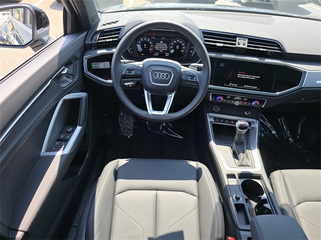 Vehicle image 14 of 27