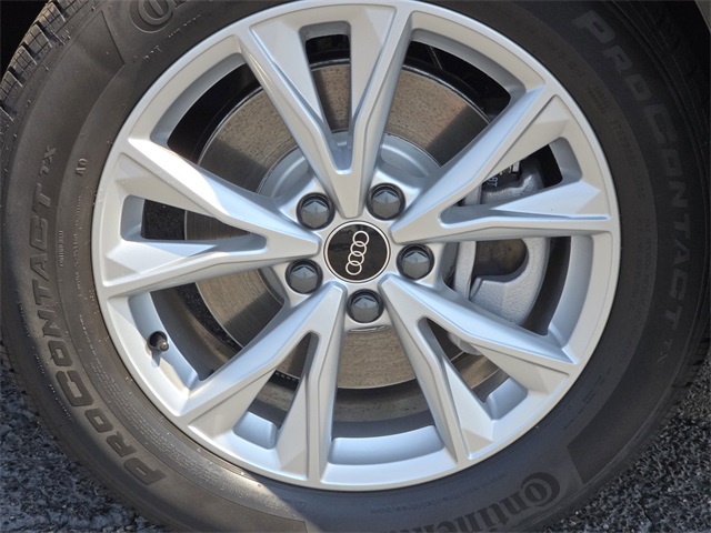 Vehicle image 9 of 27