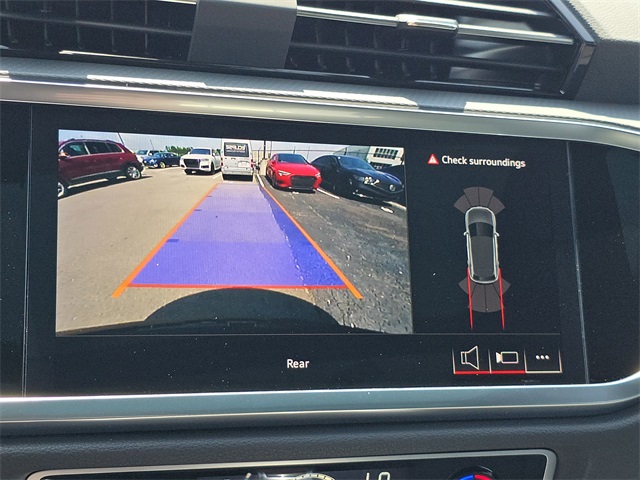 Vehicle image 18 of 27