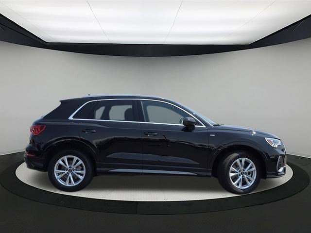 Vehicle image 4 of 27