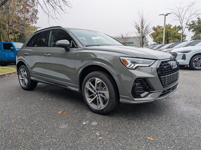 2025 Audi Q3 S Line Premium Image 2 of 28