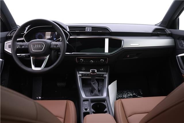 Vehicle image 12 of 17