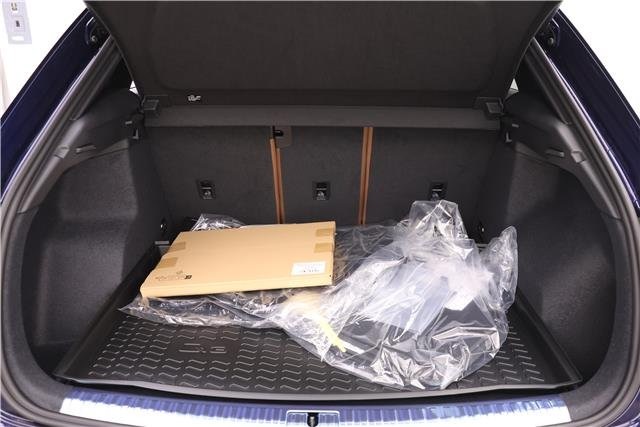 Vehicle image 7 of 17