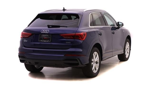 Vehicle image 3 of 17