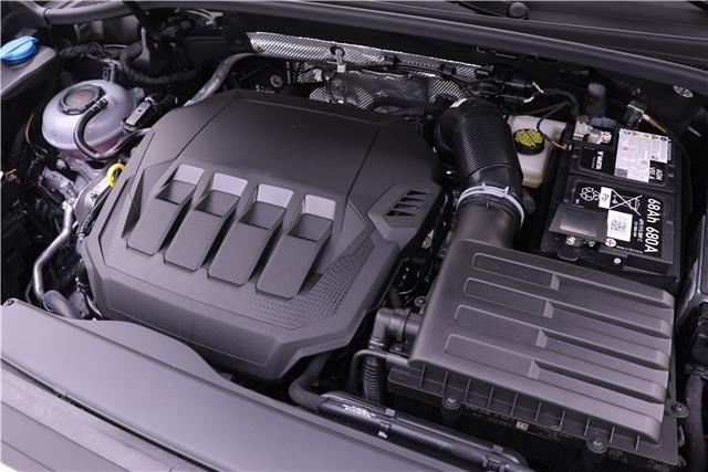 Vehicle image 6 of 17