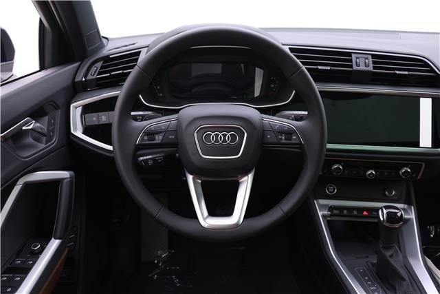 Vehicle image 13 of 17
