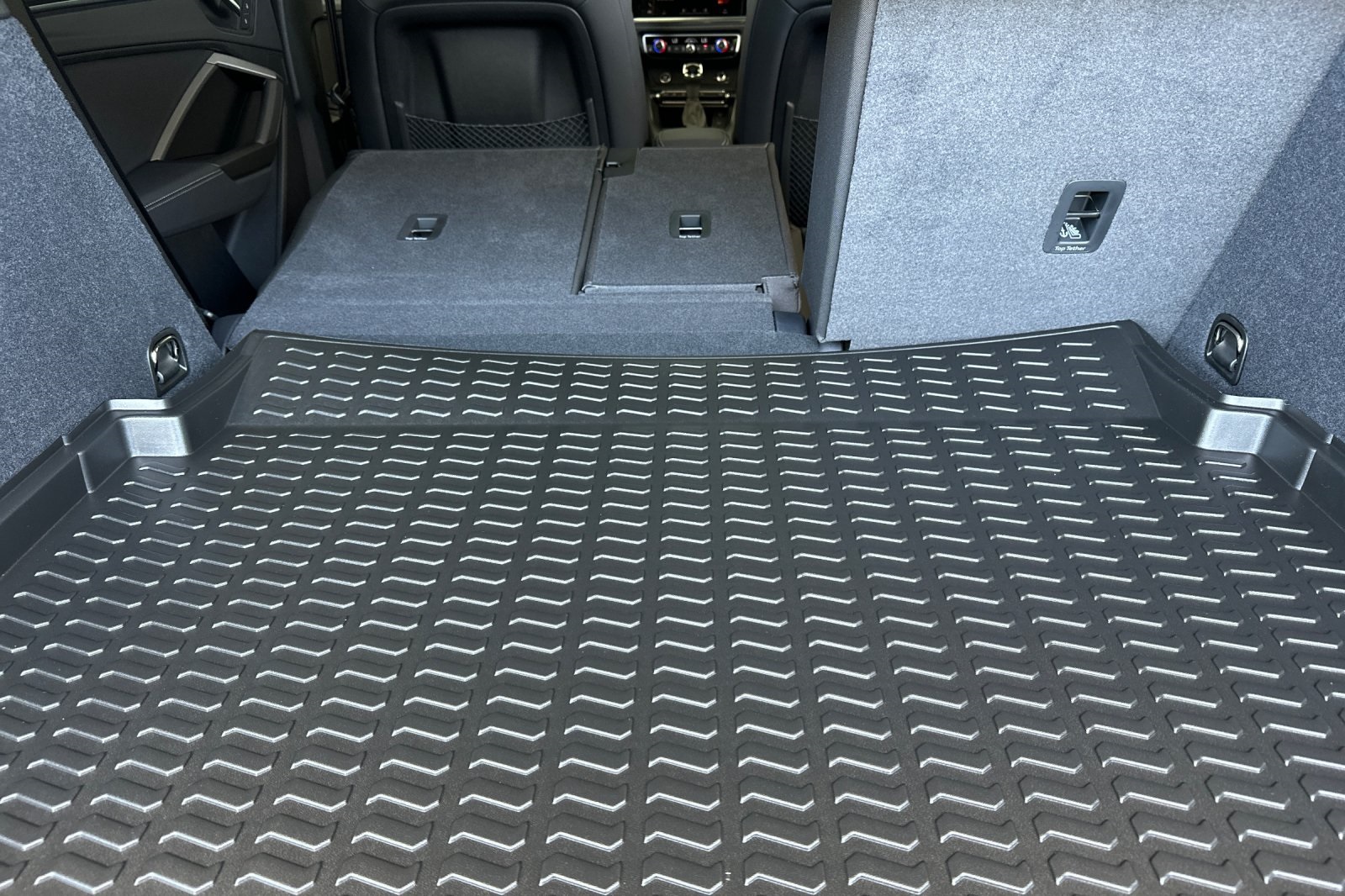 Vehicle image 14 of 26