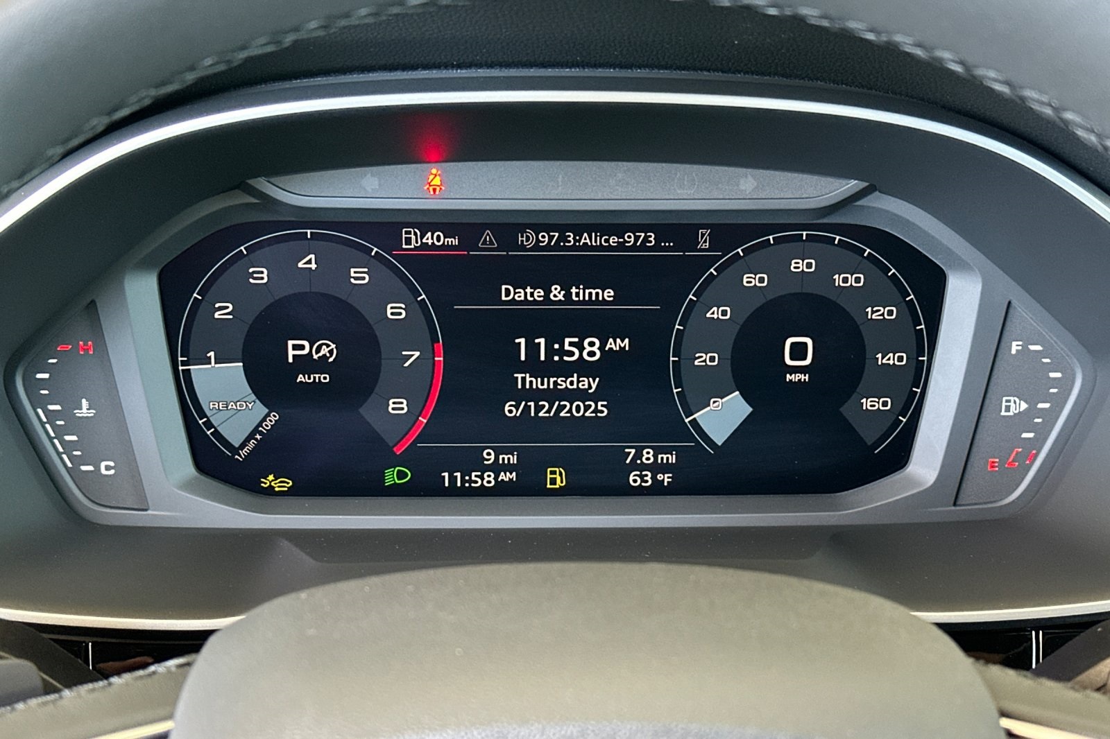 Vehicle image 23 of 26