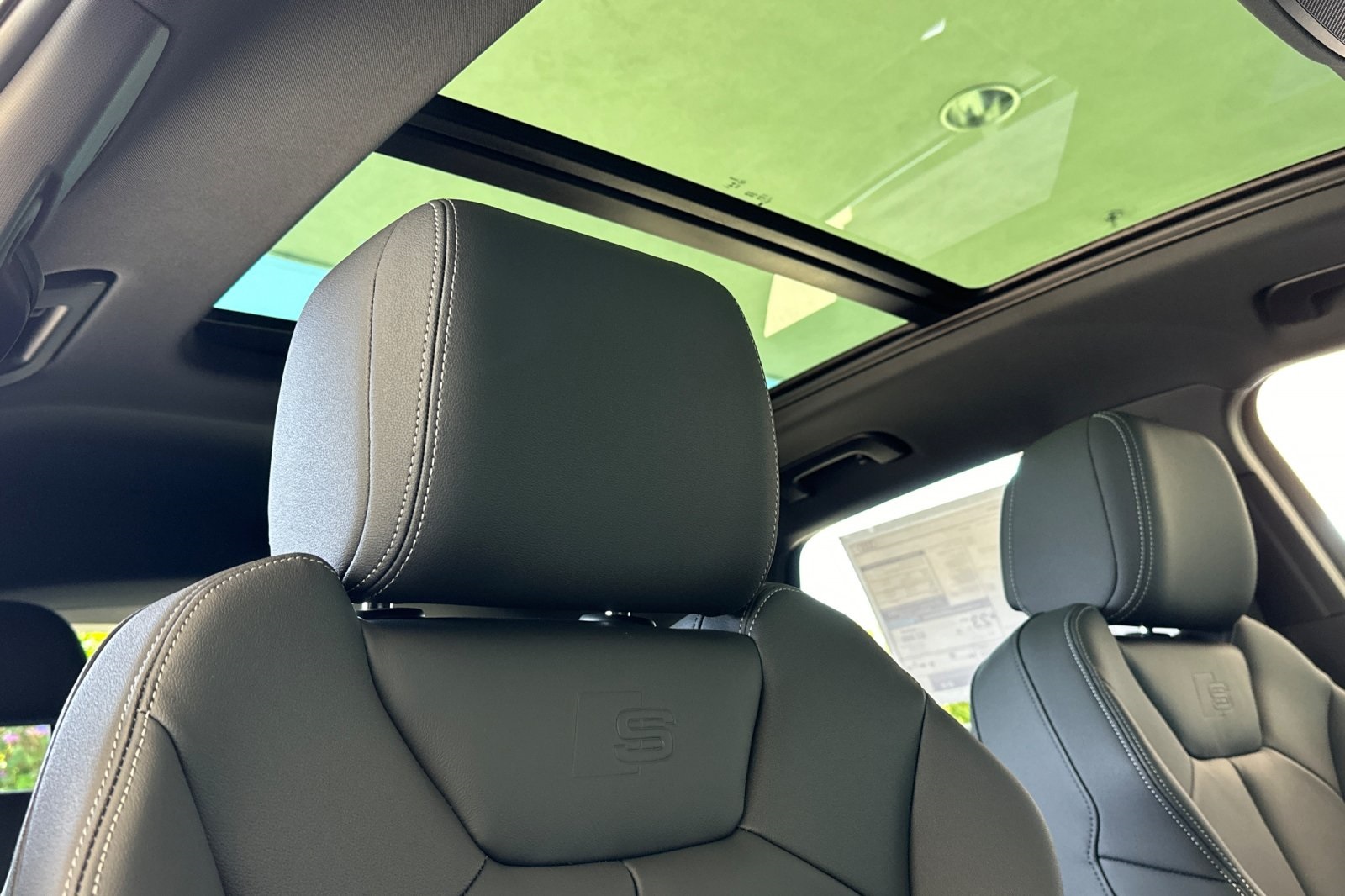 Vehicle image 16 of 26